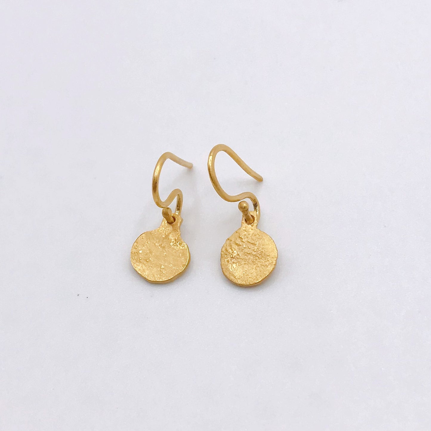 Boucles Pétale pastille doré
