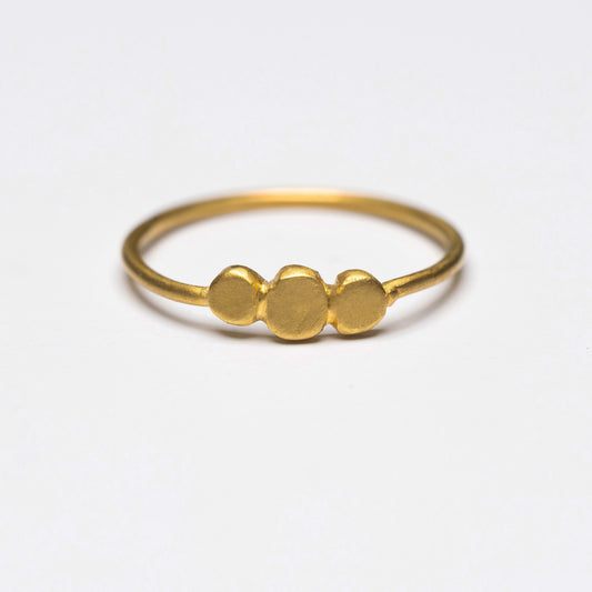 Bague créateur minimaliste et texturée