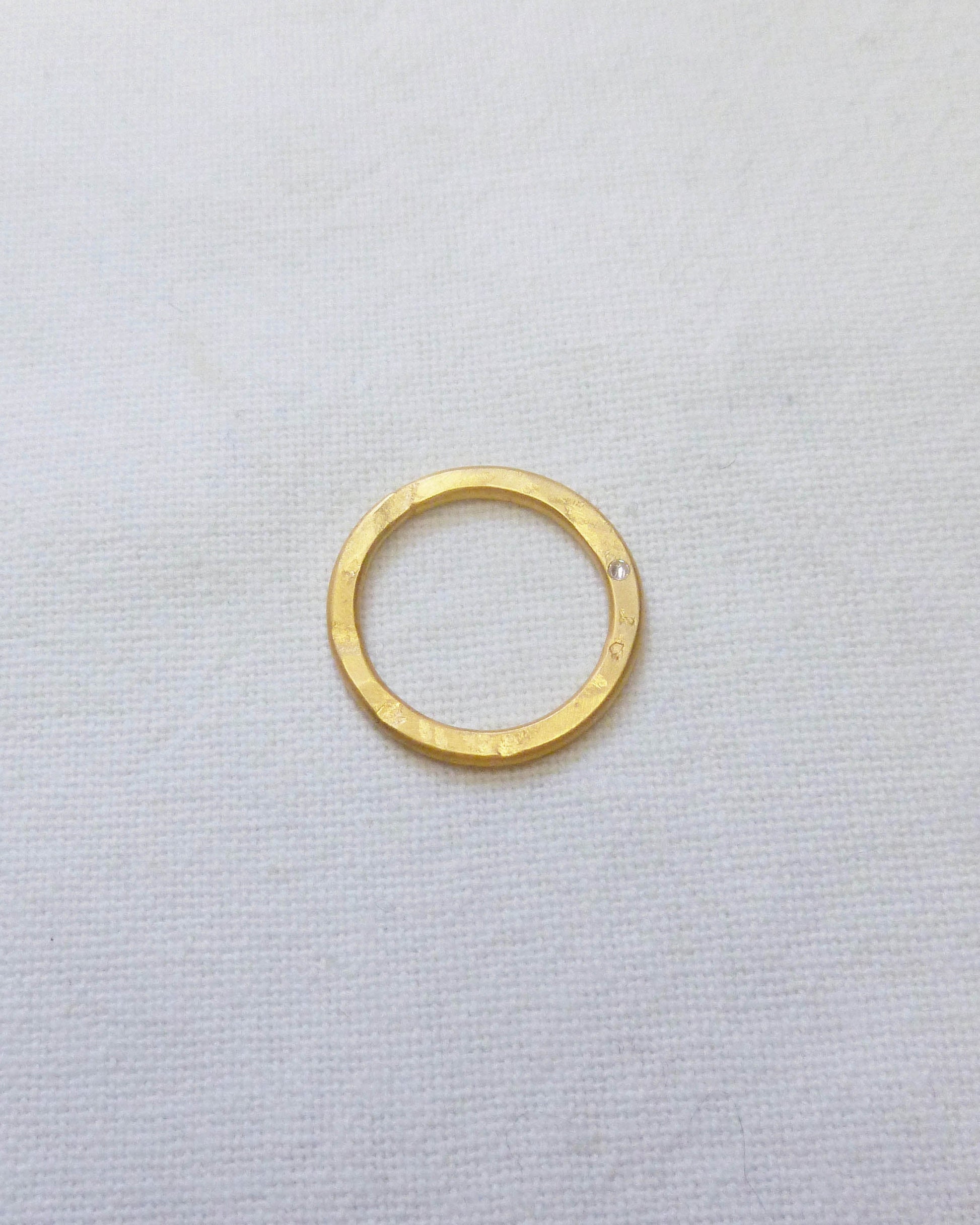 Bague minimaliste de createur diamant vermeil