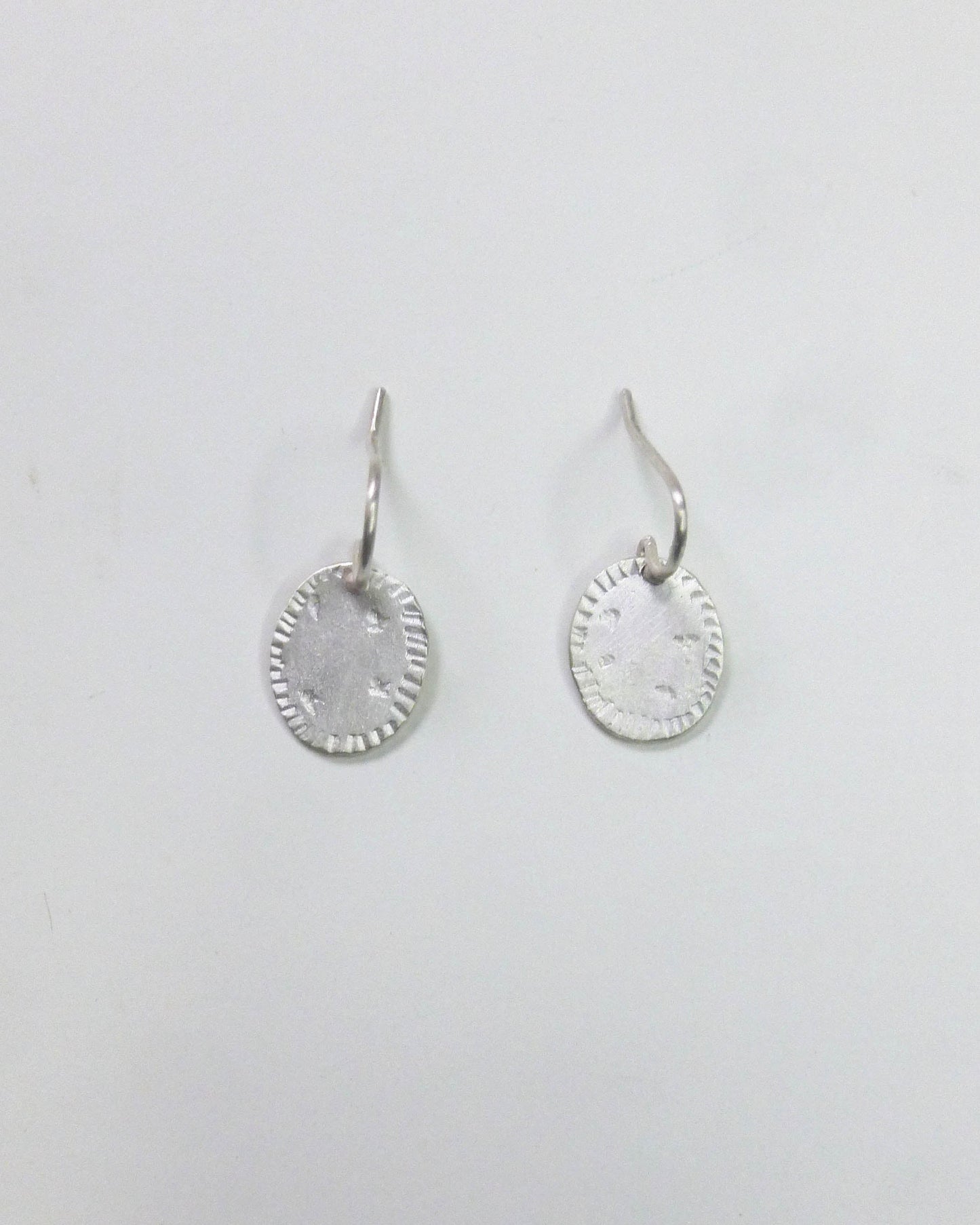 boucles d'oreilles fines en argent 