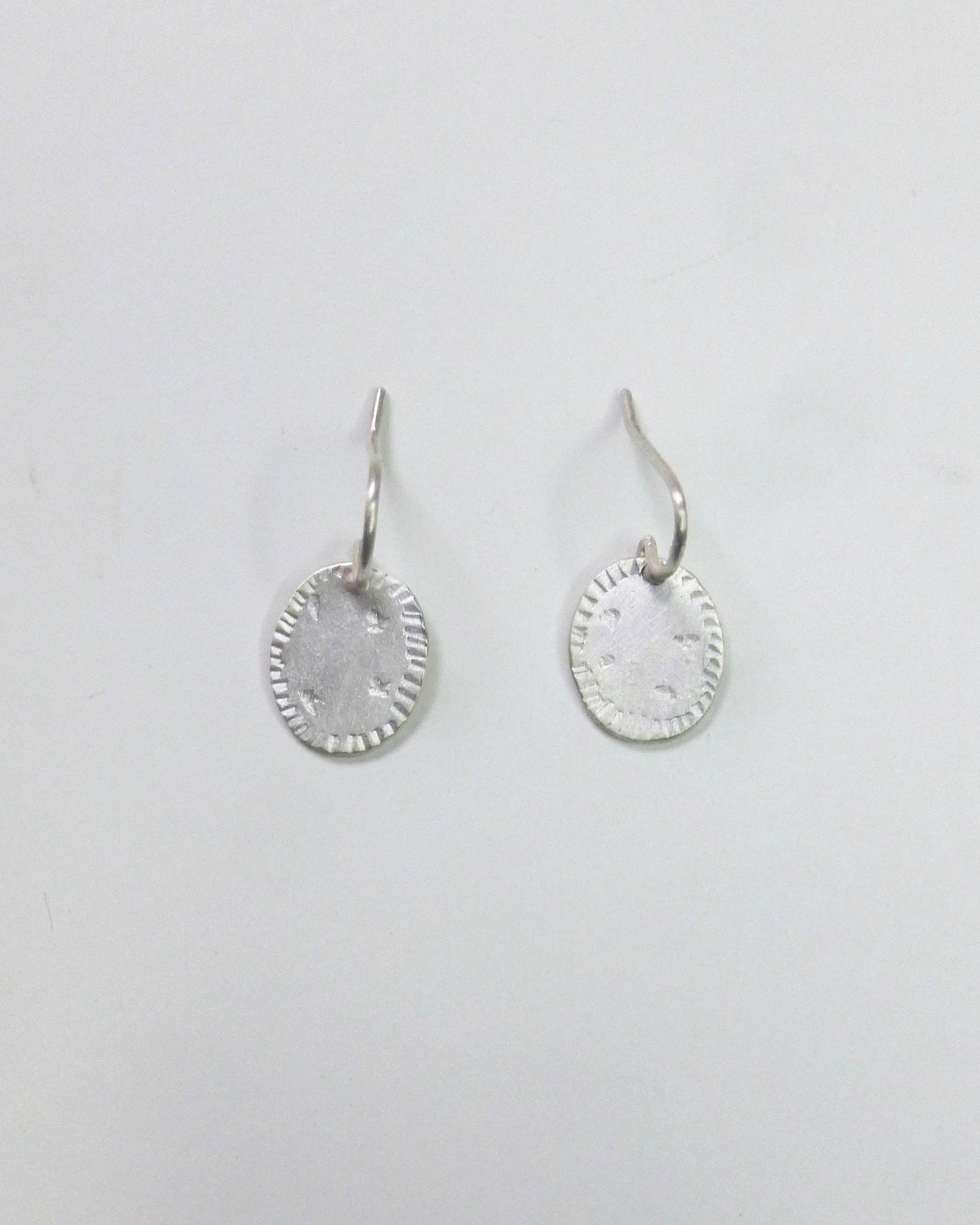boucles d'oreilles fines en argent 