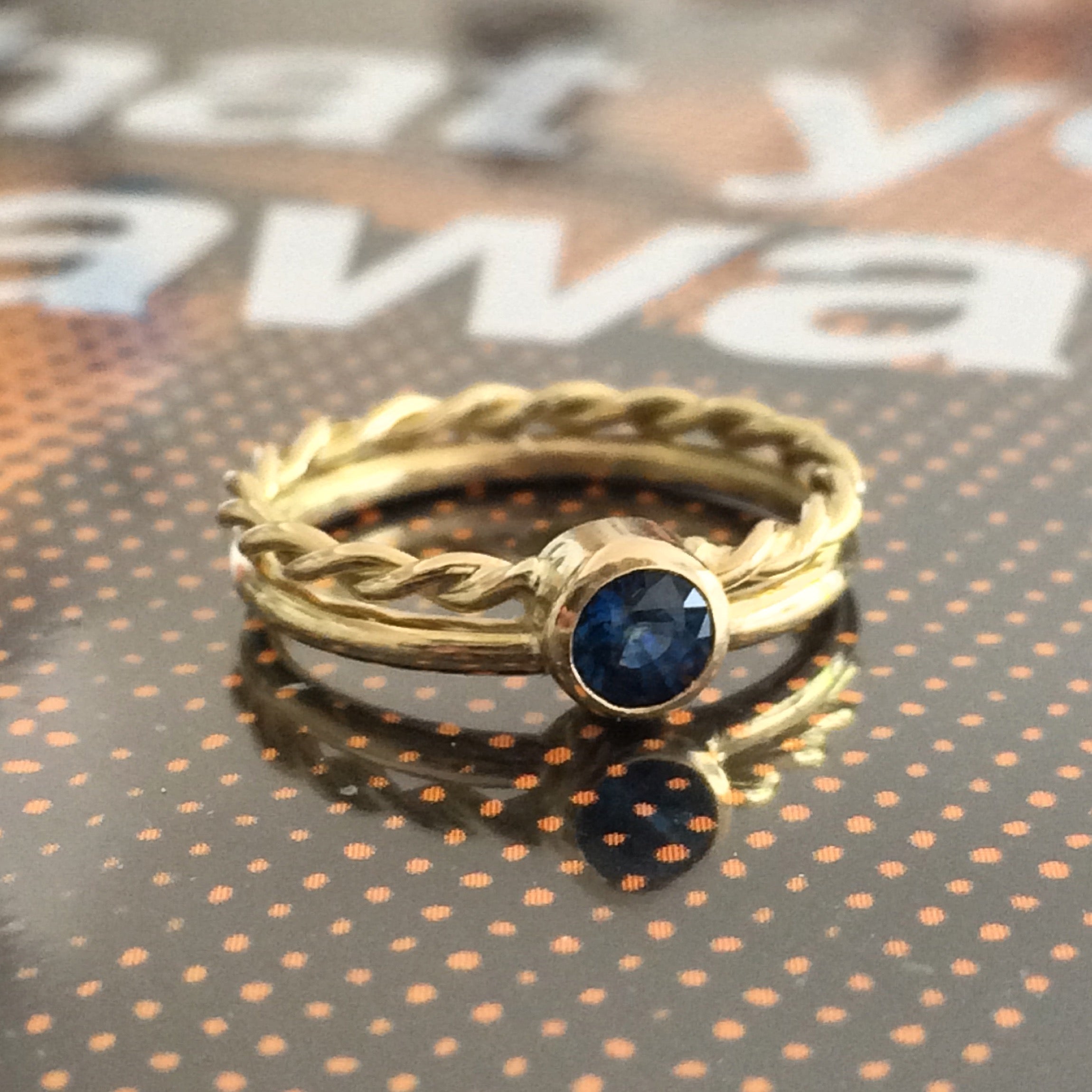 bague en or et saphir bague précieuse