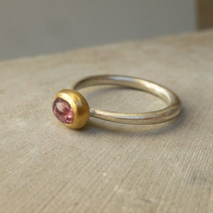bague en argent et pierre tourmaline rose